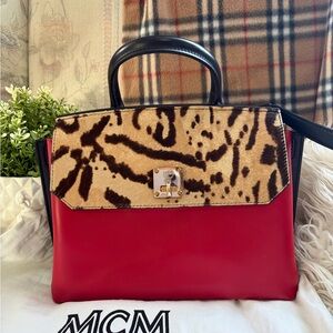 ❤️ Beautiful MCM Convertible Leather and Horse hair bag❤️